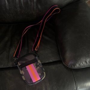 🩷Camo Neoprene Crossbody🩷